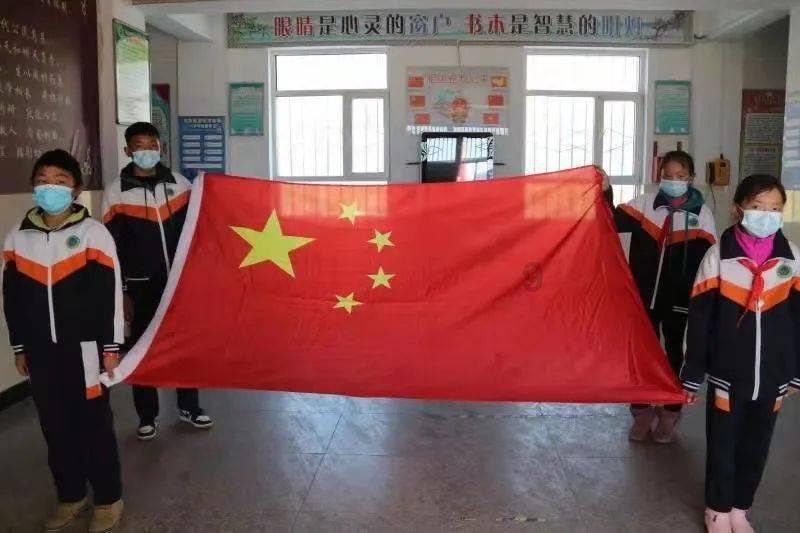森迪穿越魔法学院